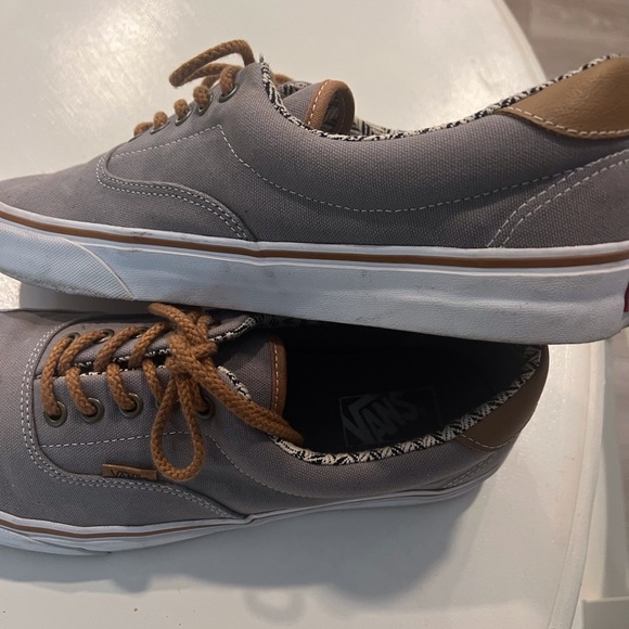 Vans - Picture 4 of 4